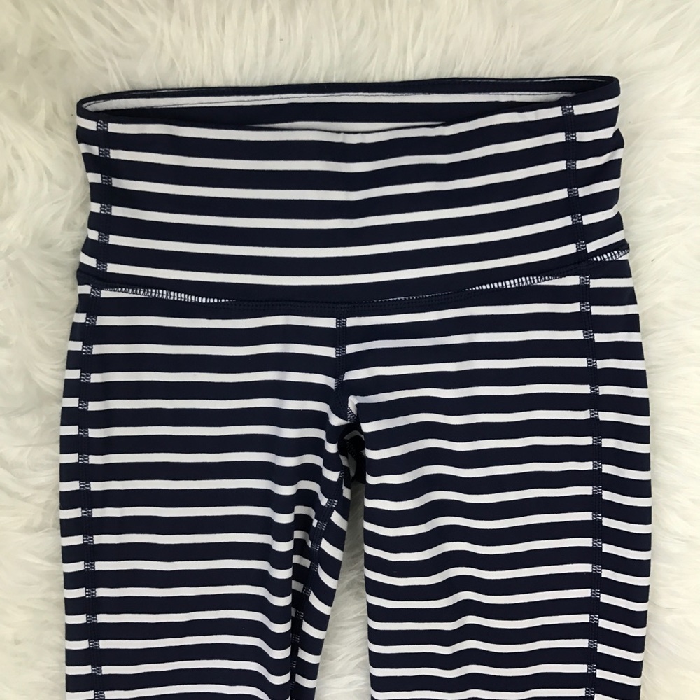 Athleta • Blue Striped Chaturanga Cropped Leggings - Picture 3 of 8
